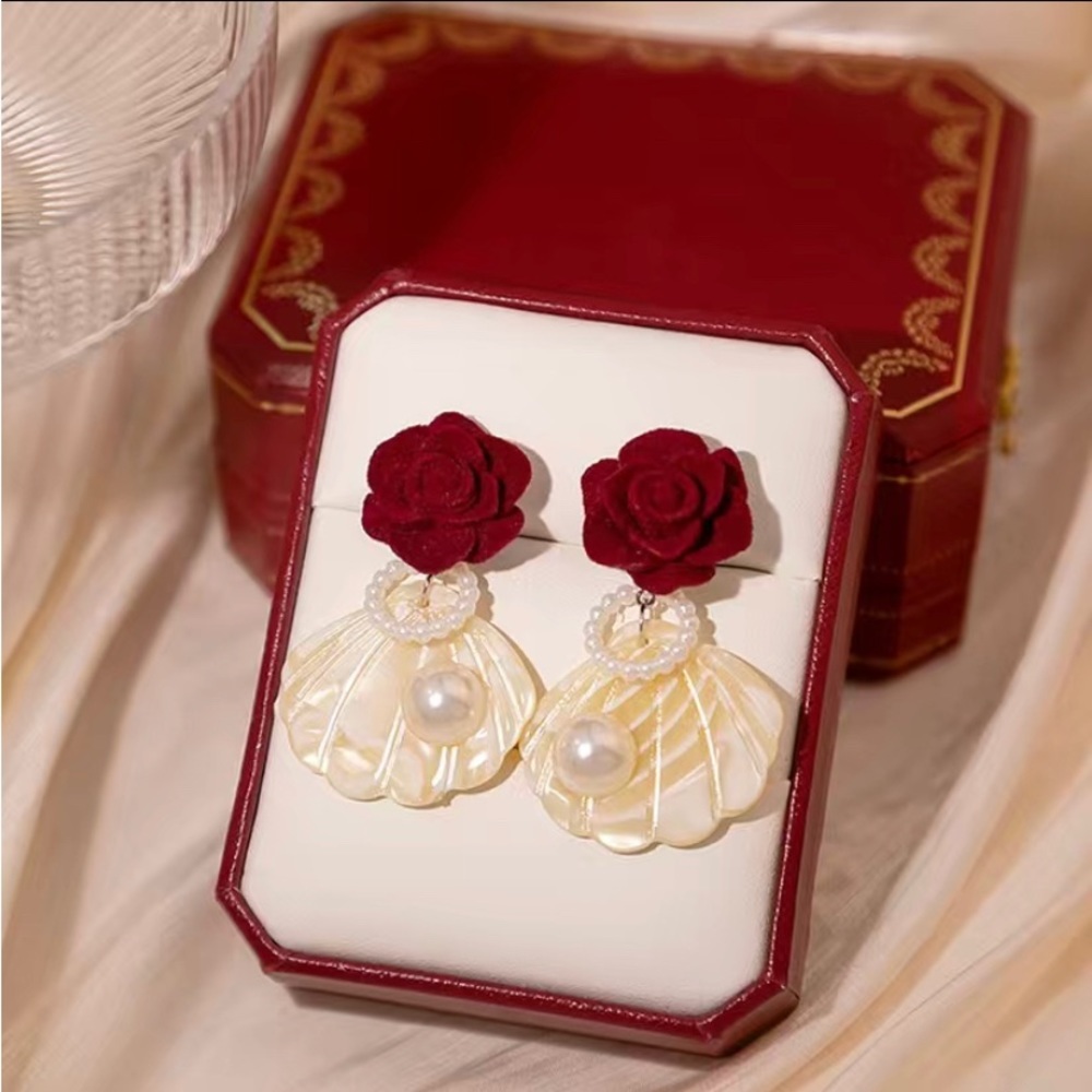 Baroque shell‎ faux pearl rose flower earrings